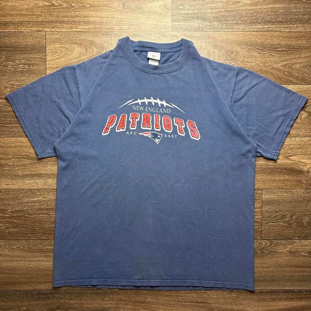 Navy Blue New England Patriots NFL Graphic Tee. Size Tag Faded & Minor Sun Fade